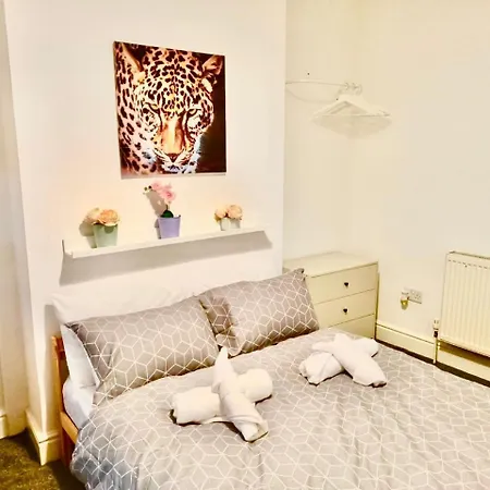 Lovely 4 Bedroom Home In Anfield - Near Stadium, City Centre, Sleeps 18 Liverpool Buitenkant foto
