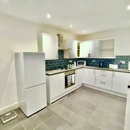 Lovely 4 Bedroom Home In Anfield - Near Stadium, City Centre, Sleeps 18 Liverpool Buitenkant foto