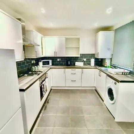Lovely 4 Bedroom Home In Anfield - Near Stadium, City Centre, Sleeps 18 Liverpool Buitenkant foto
