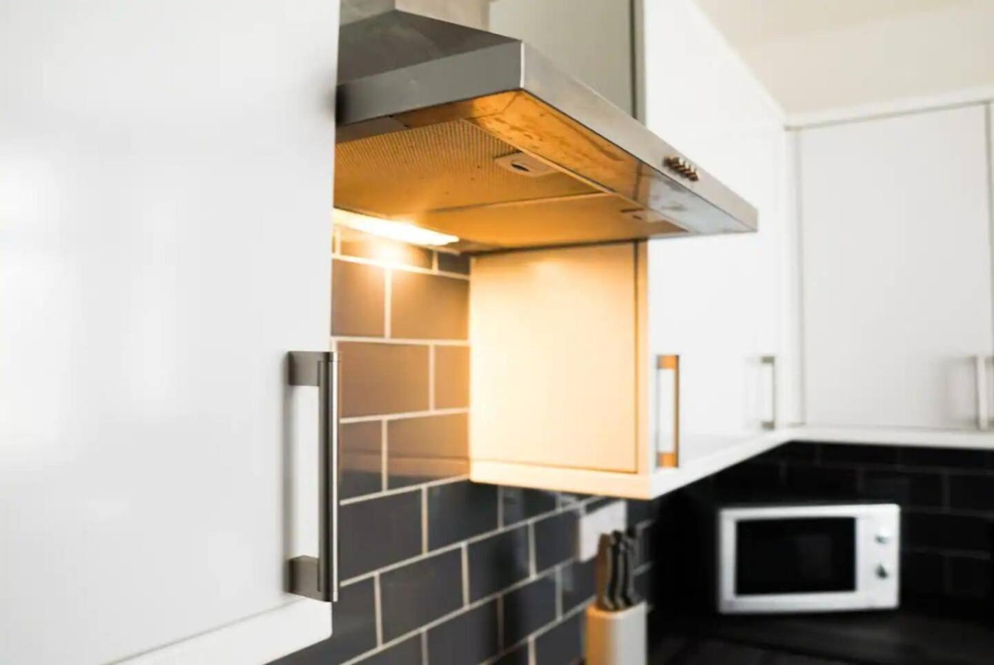Holiday home Lovely 4 Bedroom In Anfield - Near Stadium, Centre, Sleeps 18 Liverpool