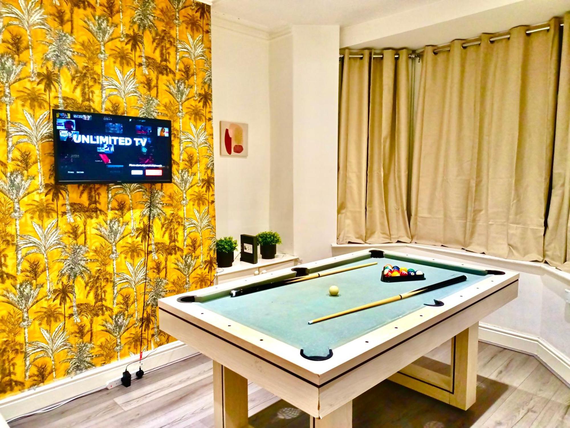 Lovely 4 Bedroom In Anfield - Near Stadium, Centre, Sleeps 18 * Liverpool