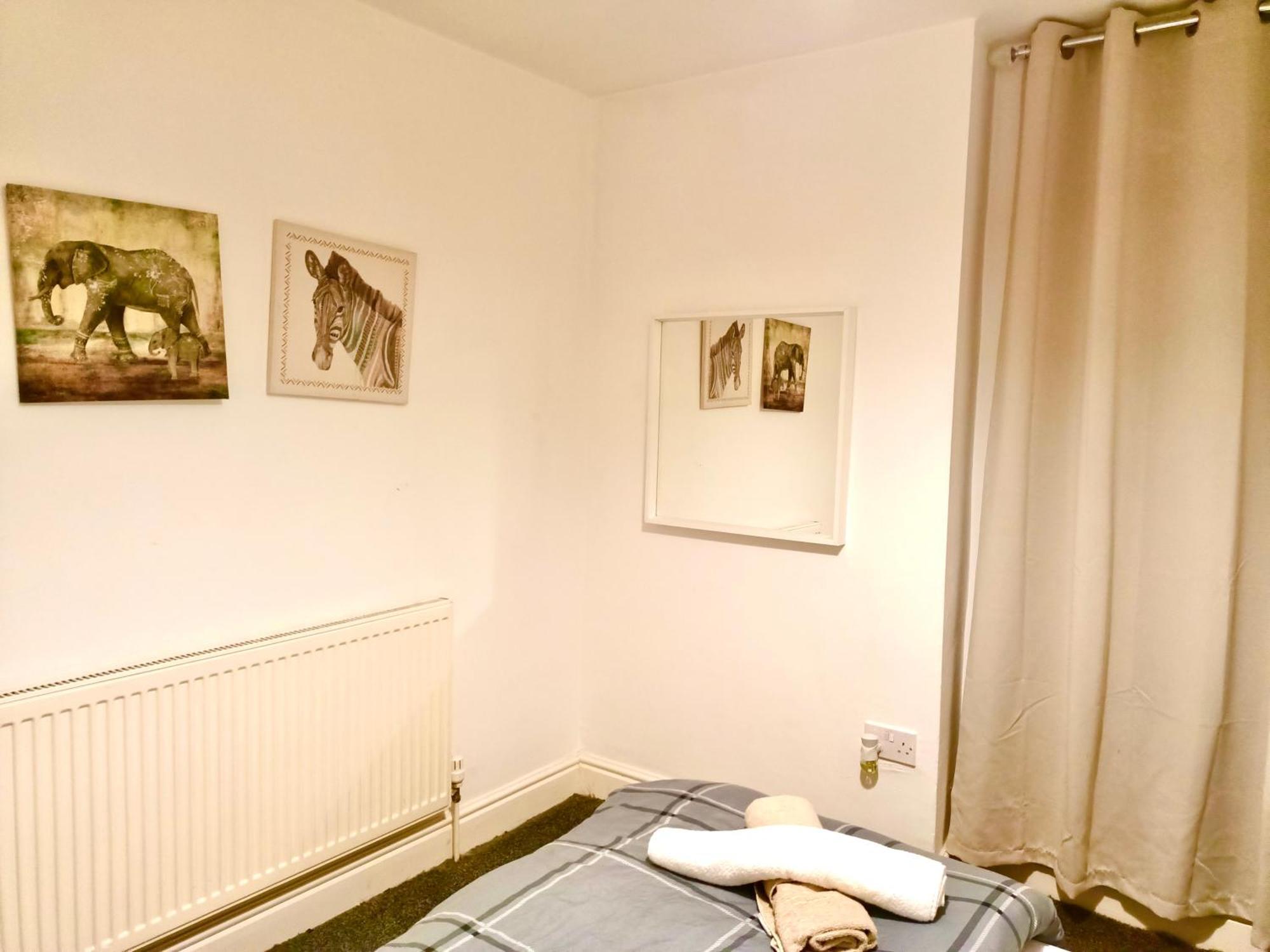 Lovely 4 Bedroom In Anfield - Near Stadium, Centre, Sleeps 18 *
