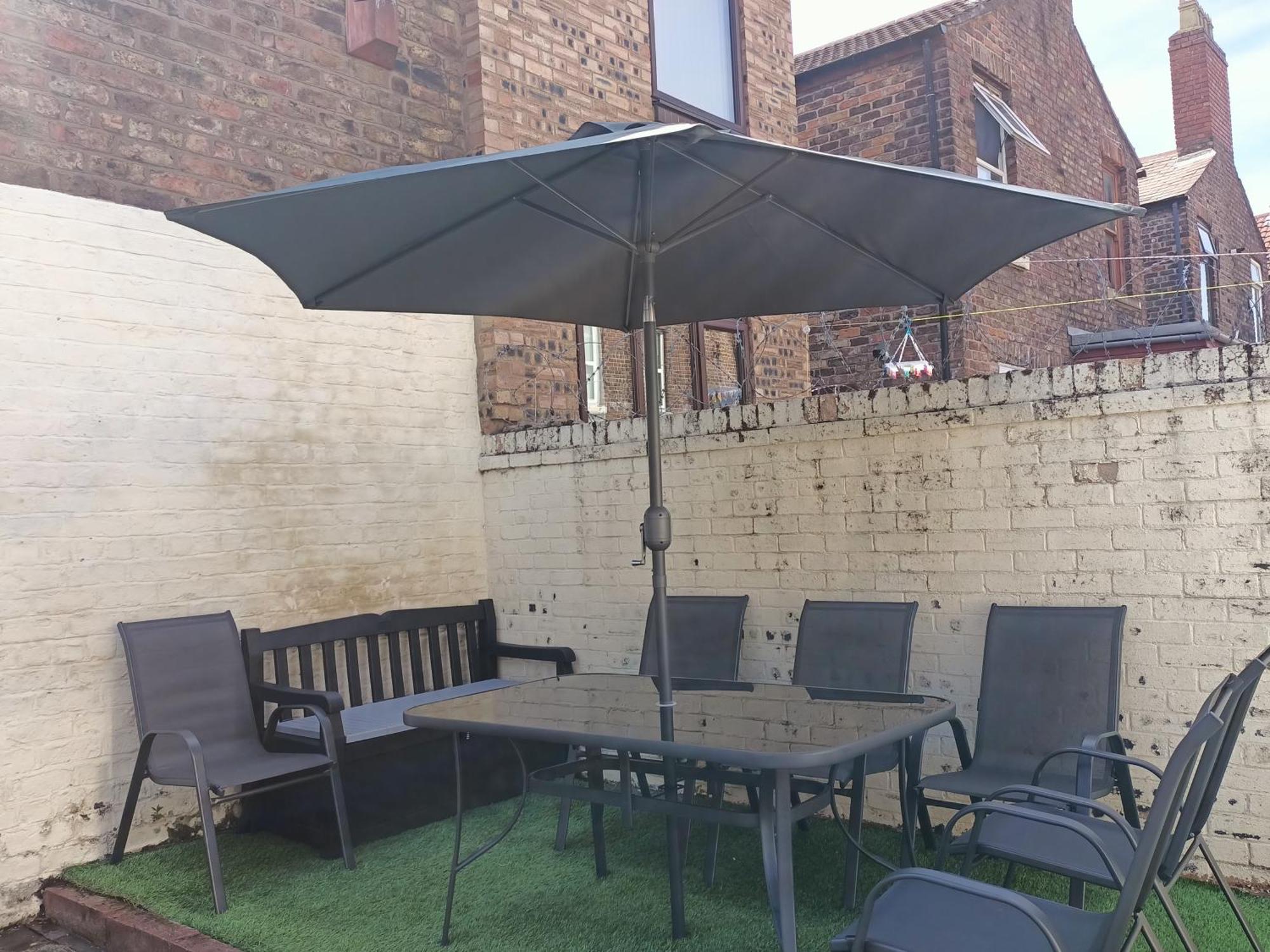 Lovely 4 Bedroom In Anfield - Near Stadium, Centre, Sleeps 18 Ferienhaus